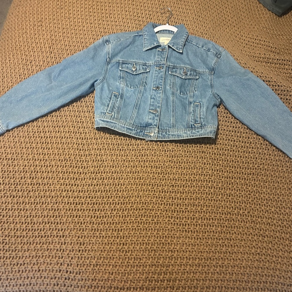 Universal Thread Blue Denim Jean Jacket Cropped Fit - Picture 15 of 16
